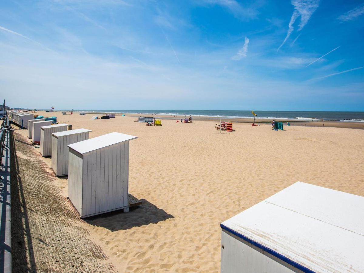 Spacious Apartment With View Middelkerke Esterno foto